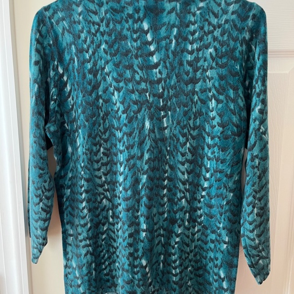 Talbots Cashmere Scoop Neck Sweater, Size Medium - Picture 3 of 4